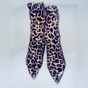💖STEVE MADDEN VALYANT LEOPARD VELVET BOOTS
